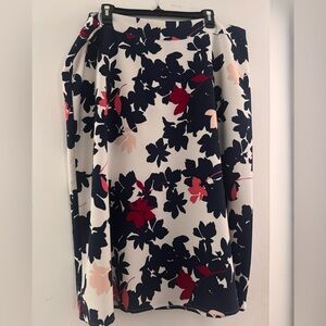 Liz Claiborne Navy and Cream Floral Top